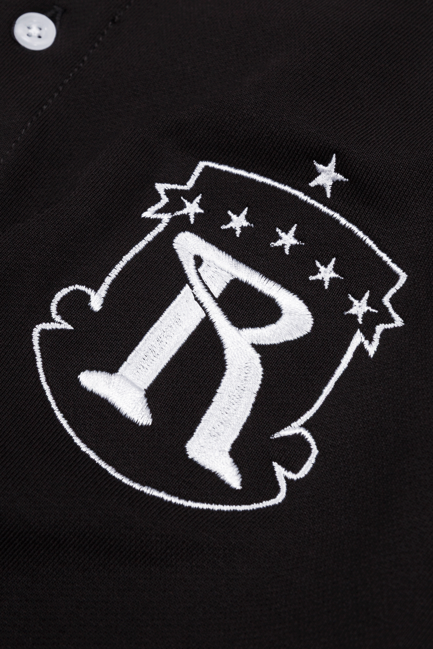 Camibuso tipo polo manga larga negro oversize en algodón pesado colección From Idea to Form - RELEASED DESIGN STUDIO