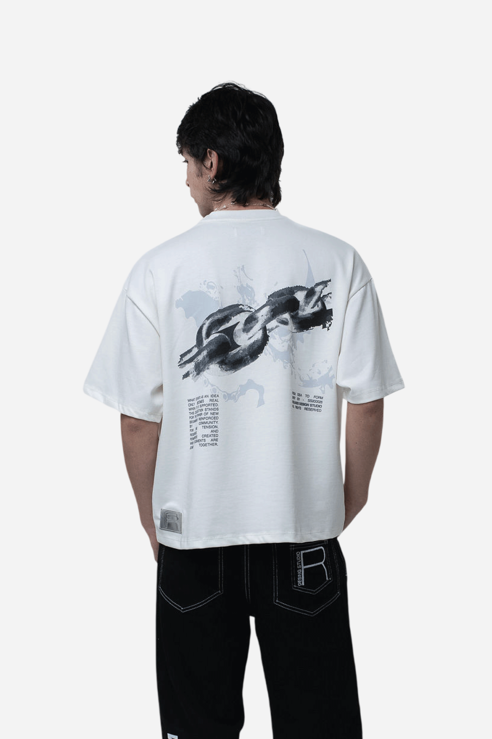 Camiseta grafica oversized blanca en algodón pesado colección From Idea to Form - RELEASED DESIGN STUDIO