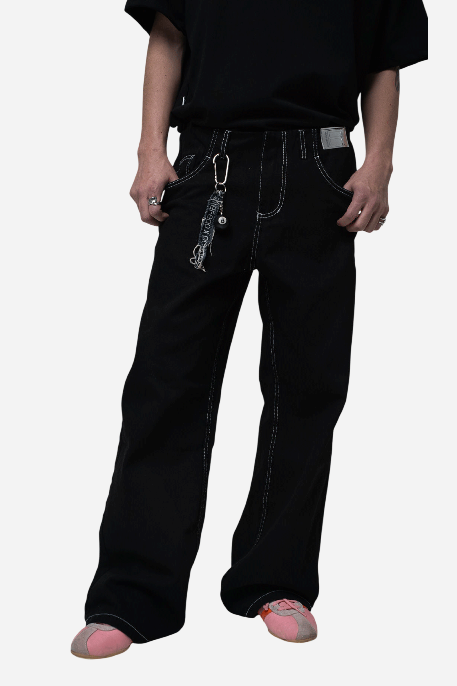 JEANS DENIM NEGRO FIT RECTO colección From Idea to Form - RELEASED DESIGN STUDIO