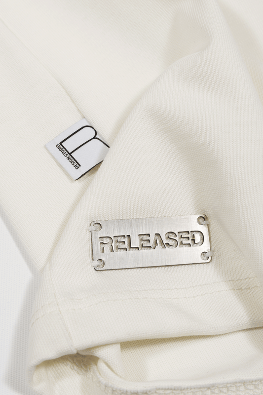 Camiseta grafica oversized blanca en algodón pesado colección From Idea to Form - RELEASED DESIGN STUDIO